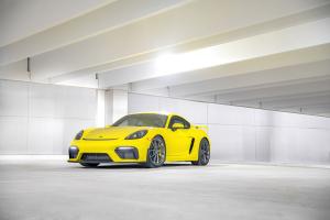 Porsche 718 Cayman GT4 2019 года